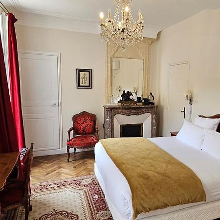 Le Tardif, Noble Guesthouse Bayeux Bagian luar foto