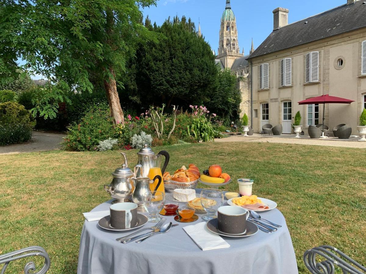 Le Tardif, Noble Guesthouse Bayeux Bagian luar foto