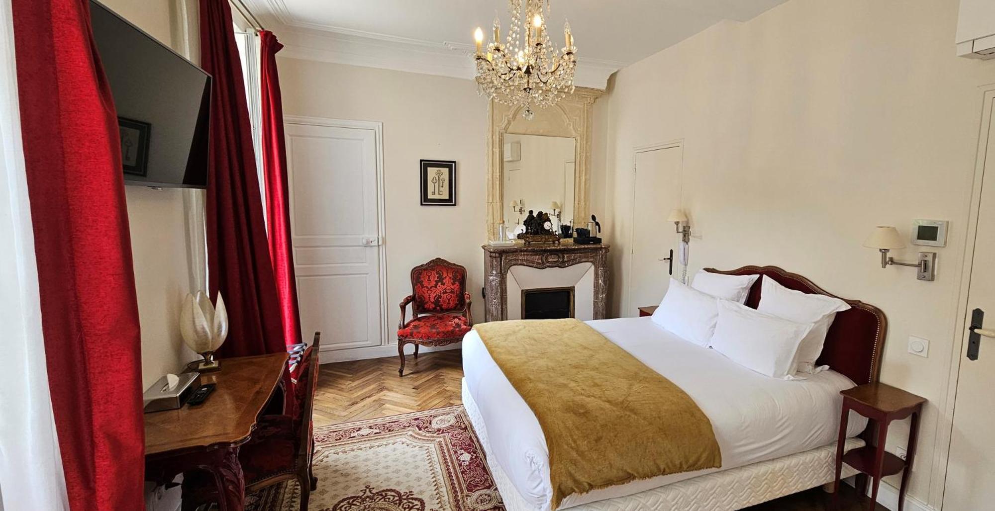 Le Tardif, Noble Guesthouse Bayeux Bagian luar foto
