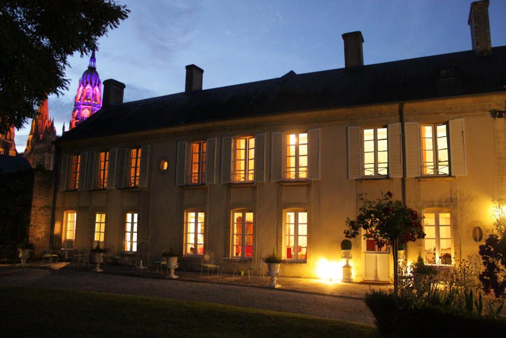Le Tardif, Noble Guesthouse Bayeux Bagian luar foto