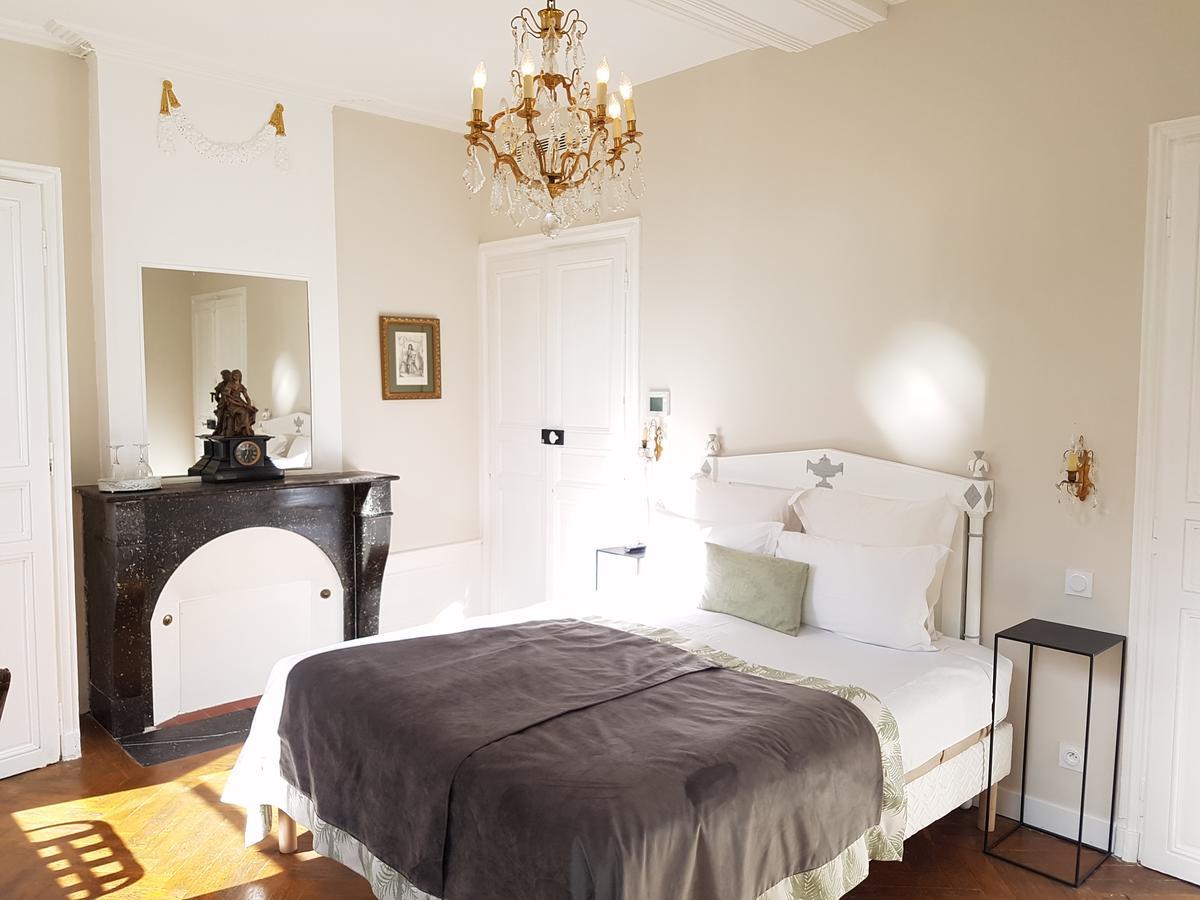 Le Tardif, Noble Guesthouse Bayeux Bagian luar foto