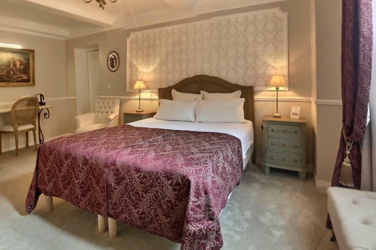 Le Tardif, Noble Guesthouse Bayeux Bagian luar foto